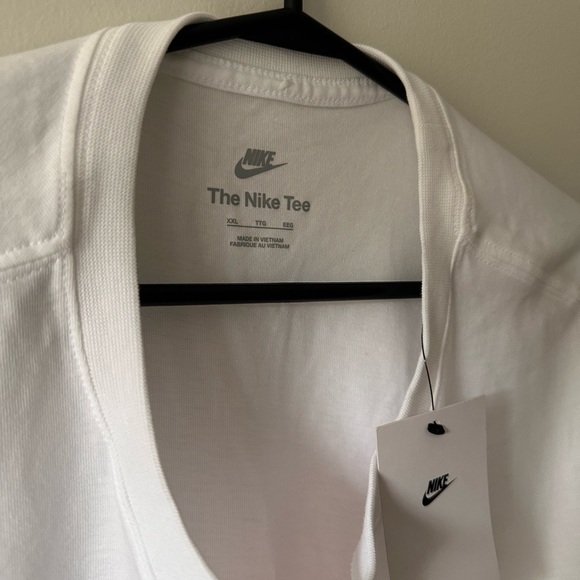 NWT Nike Moving Co Tee - Picture 2 of 3